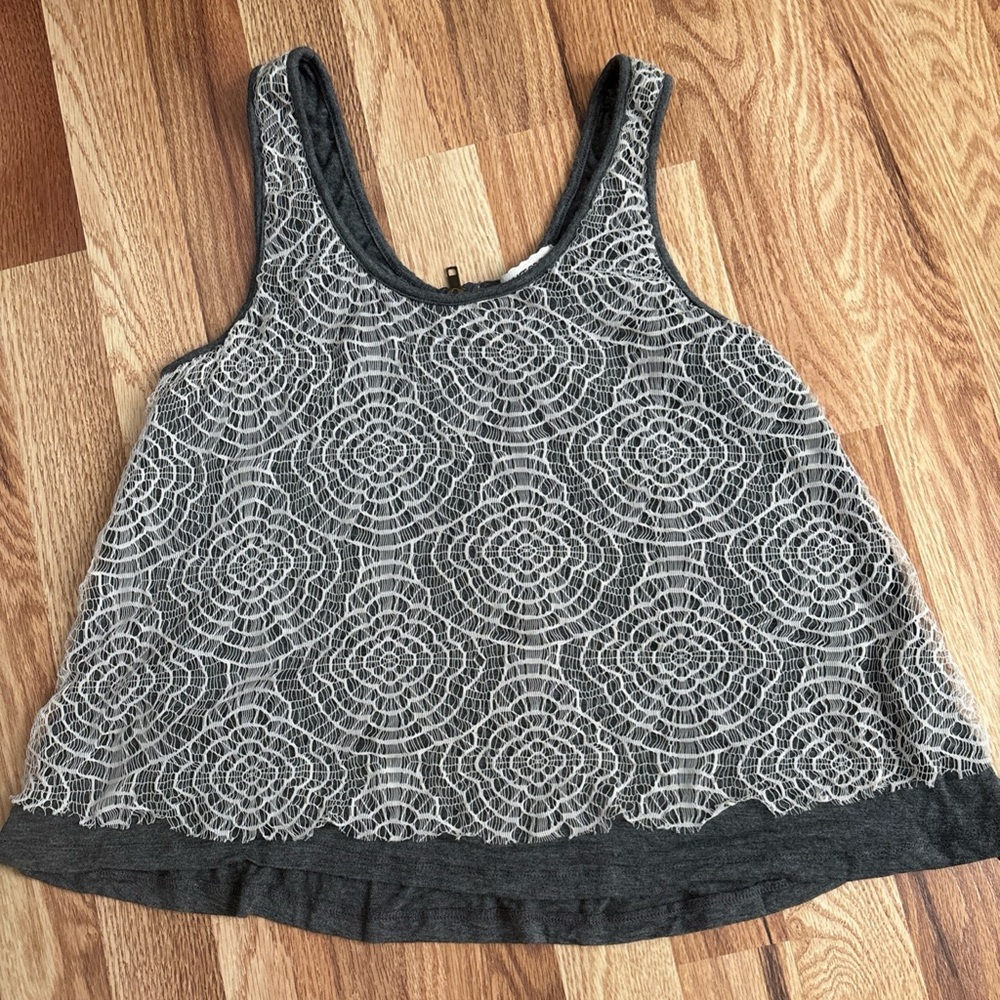 Chance or Fate Gray and White Cropped Lace Tank Top Womens Size M